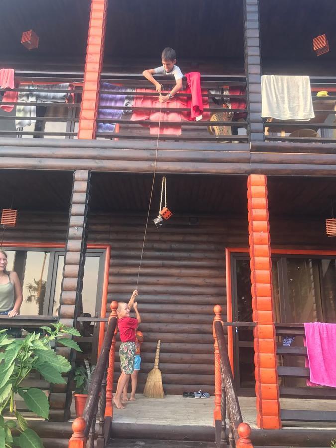 Black-House Pizunda Bagian luar foto