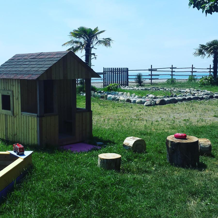 Black-House Pizunda Bagian luar foto